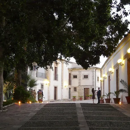 Hotel Favorita 4*