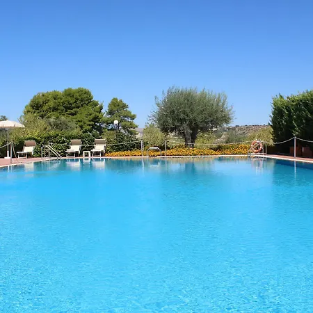 Favorita Hotel 4*
