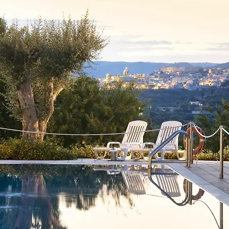 Hotel Favorita 4*