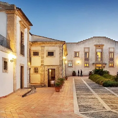 Hotel Favorita 4*